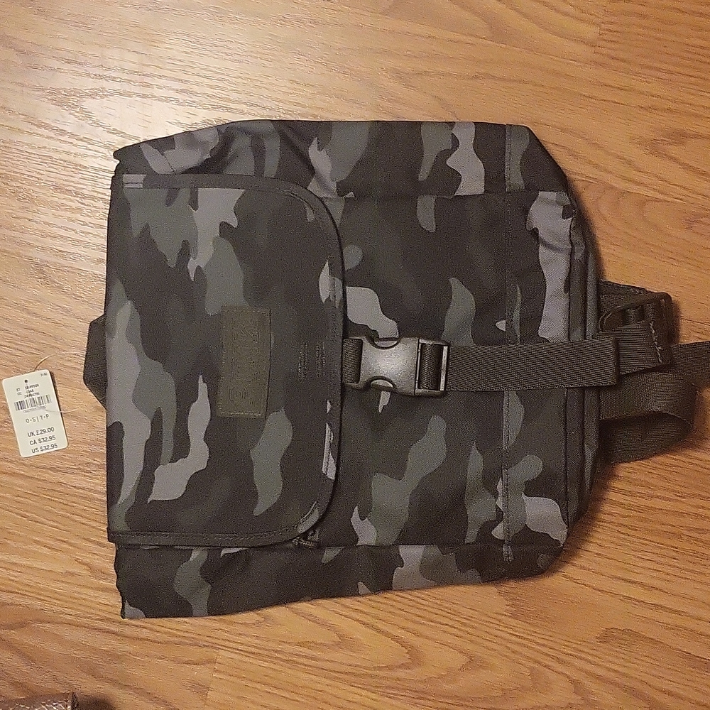 Pink camo small backpack